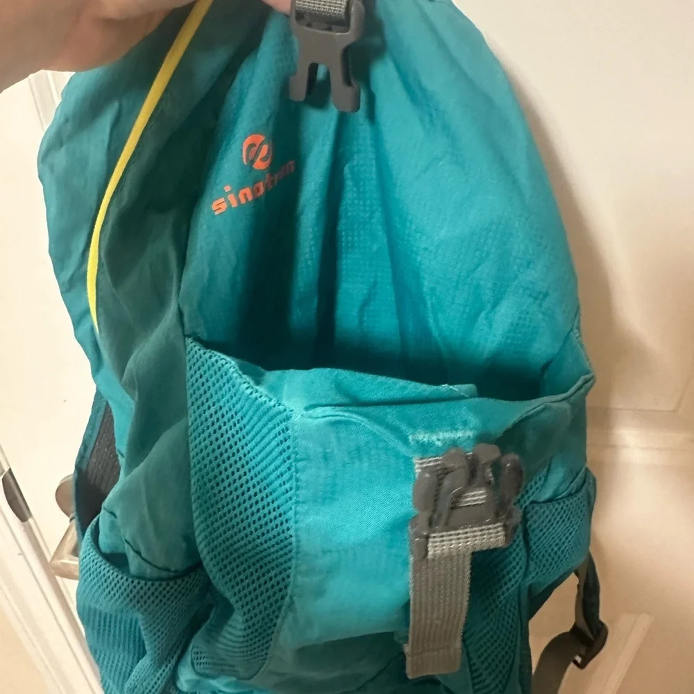 Sinotron 22L Lightweight Packable Hiking Backpack.